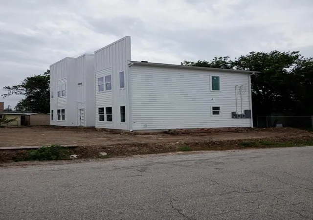 3rd image of 4357 Elmwood St, Houston, TX 77051