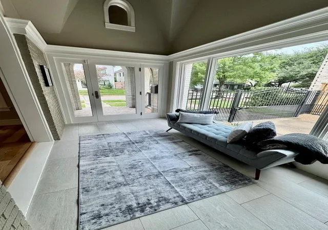 Photo 3 of Sale Pending at 2919 Georgetown St, Houston, TX 77005 | MLS# 49095314 | Listing updated on 2026-09-02