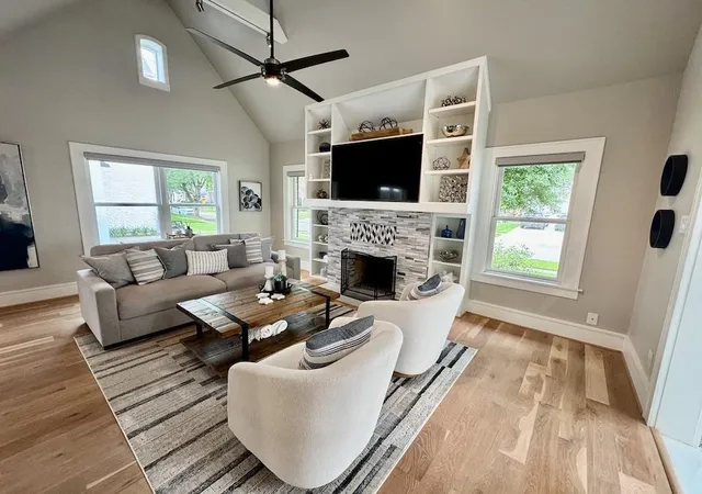 Photo 4 of Sale Pending at 2919 Georgetown St, Houston, TX 77005 | MLS# 49095314 | Listing updated on 2026-09-02