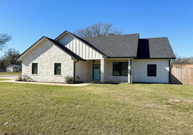 Homes for sale in Crockett, TX | 505 Brazos St, Crockett, TX 75835 | MLS# 93082537