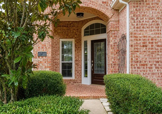 Photo 3 of Single family home for sale at 2718 Atlas Dr, Missouri City, TX 77459 | MLS# 16494309 | Listing updated on 2026-09-14