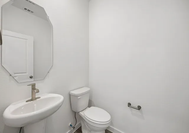 Photo 4 of Single family home for sale at 215 Prairie Ridge Ln, Montgomery, TX 77356 | MLS# 87721489 | Listing updated on 2026-09-13