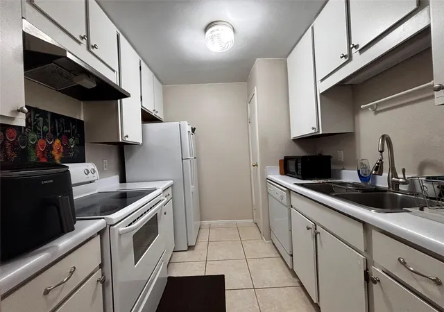 3rd image of 7900 N Stadium Dr #16, Houston, TX 77030 | MLS# 84925610