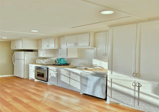 4th image of 927 27Th St, Dickinson, TX 77539 | MLS# 87630843