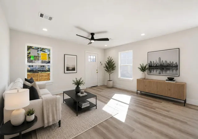 Photo 2 of Single family home for sale at 1503 Cavalcade St, Houston, TX 77009 | MLS# 48010221 | Listing updated on 2026-08-29