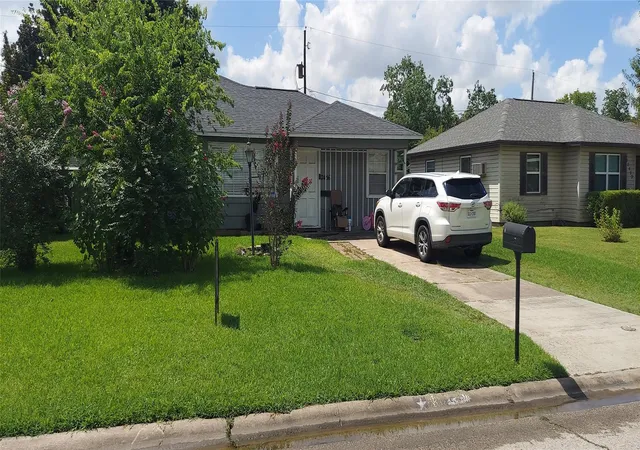 Photo 3 of Sale Pending at 12456 Yancy Dr, Houston, TX 77015 | MLS# 12502390 | Listing updated on 2026-09-12