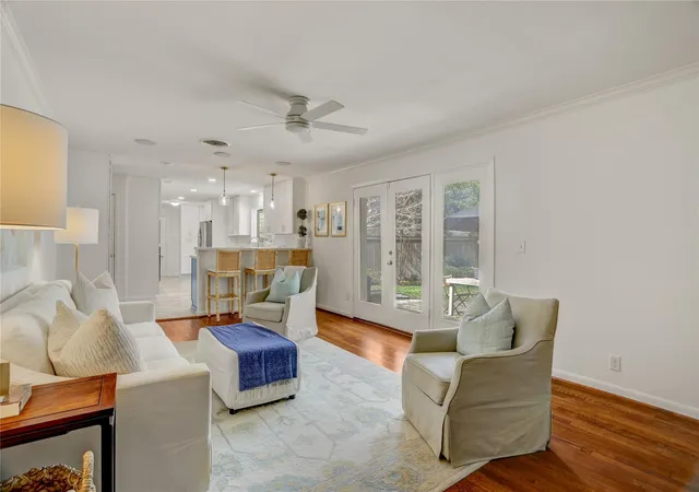 Photo 3 of Single family home for sale at 4606 Waynesboro Dr, Houston, TX 77035 | MLS# 40605751 | Listing updated on 2026-09-06