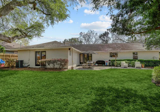 Photo 3 of Single family home for sale at 4606 Waynesboro Dr, Houston, TX 77035 | MLS# 40605751 | Listing updated on 2026-09-06