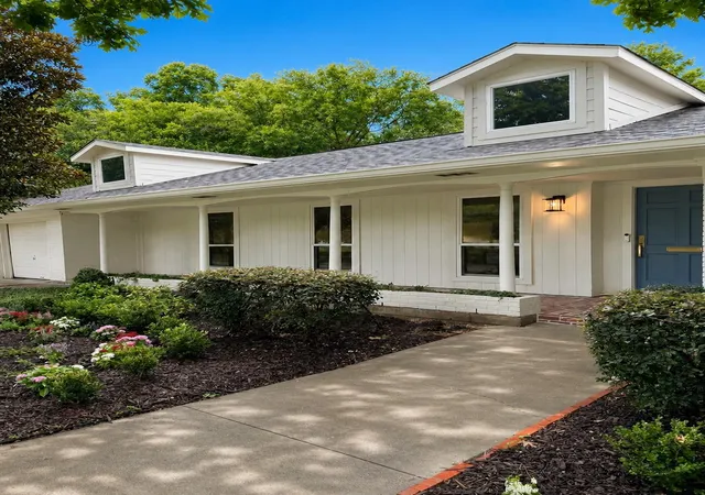 Photo 4 of Single family home for sale at 4606 Waynesboro Dr, Houston, TX 77035 | MLS# 40605751 | Listing updated on 2026-09-06