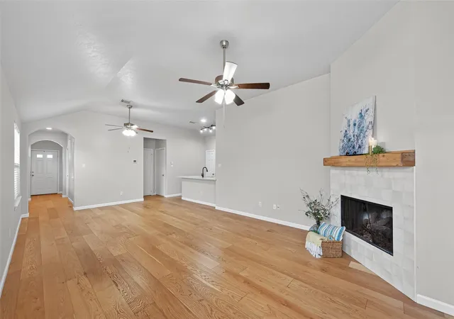 Photo 3 of Single family home for sale at 2910 Crescent Bnd Rd, Spring, TX 77388 | MLS# 6818675 | Listing updated on 2026-09-12