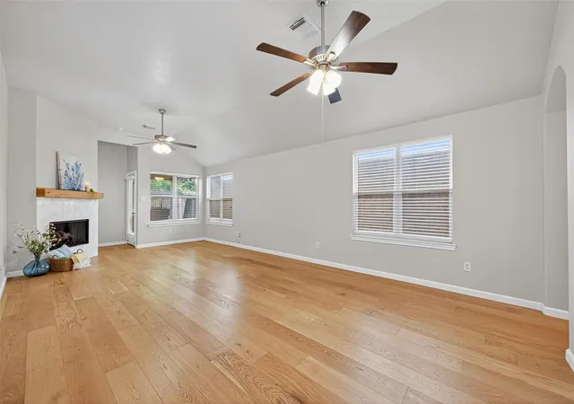Photo 3 of Single family home for sale at 2910 Crescent Bnd Rd, Spring, TX 77388 | MLS# 6818675 | Listing updated on 2026-09-12