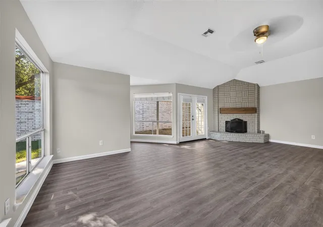 Photo 4 of Single family home for sale at 16122 Glen Mar Dr, Houston, TX 77082 | MLS# 3264118 | Listing updated on 2026-08-23