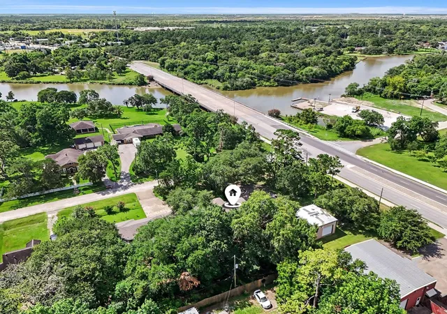 2nd image of 2917 48th St, Dickinson, TX 77539 | MLS# 28117969