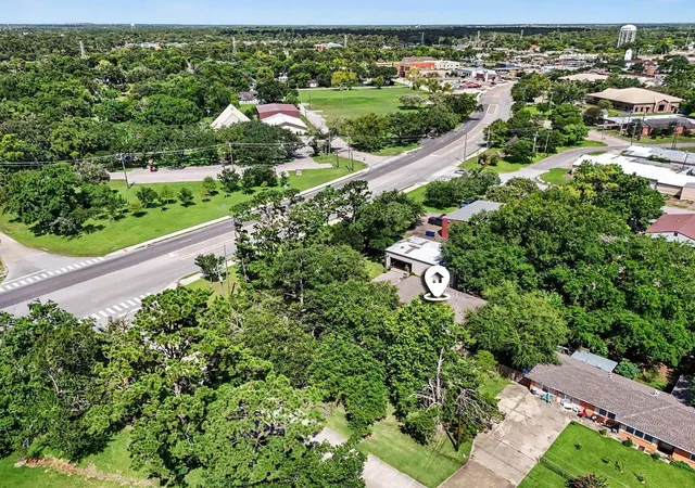 3rd image of 2917 48Th St, Dickinson, TX 77539 | MLS# 28117969