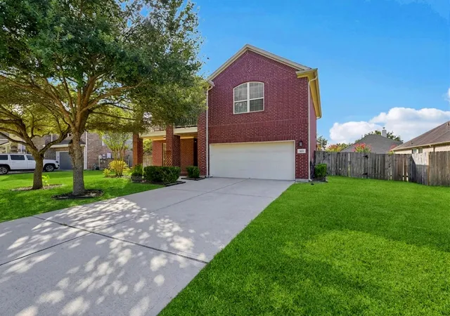 1st image of 811 Arlington Pointe Dr, League City, TX 77573 | MLS# 23038269