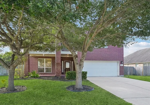 2nd image of 811 Arlington Pointe Dr, League City, TX 77573 | MLS# 23038269