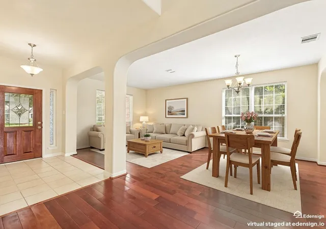 4th image of 811 Arlington Pointe Dr, League City, TX 77573 | MLS# 23038269