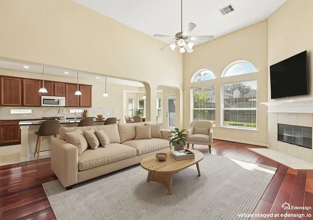 5th image of 811 Arlington Pointe Dr, League City, TX 77573 | MLS# 23038269