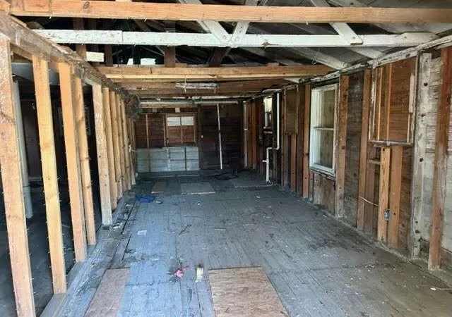 Photo 4 of Single family home for sale at 1315 52Nd St, Galveston, TX 77551 | MLS# 64315951 | Listing updated on 2026-09-17