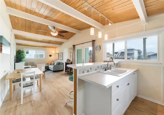 Photo 4 of Single family home for sale at 22201 Matagorda Dr, Galveston, TX 77554 | MLS# 61830120 | Listing updated on 2026-09-06