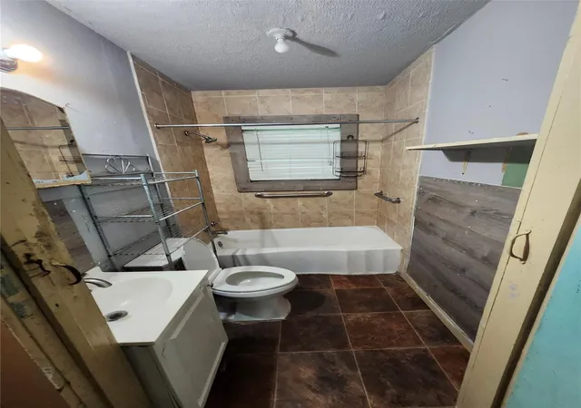 13th image of 4215 Edison St, Houston, TX 77009 | MLS# 66971636