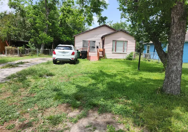 2nd image of 4215 Edison St, Houston, TX 77009 | MLS# 66971636