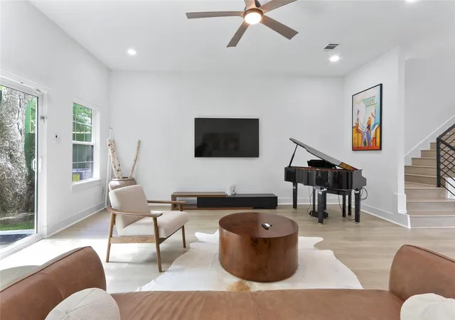Photo 1 of Single family home for sale at 6747 Peerless St, Houston, TX 77021 | MLS# 10536432 | Listing updated on 2026-07-04