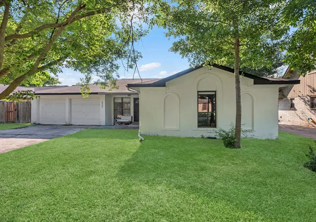 Photo 3 of Single family home for sale at 223 Kirkaldy Dr, Houston, TX 77015 | MLS# 85703925 | Listing updated on 2026-09-12