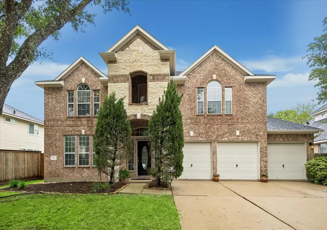Photo 1 of Sale Pending at 7610 Summer Shore Dr, Rosenberg, TX 77469 | MLS# 60485376 | Listing updated on 2026-08-17