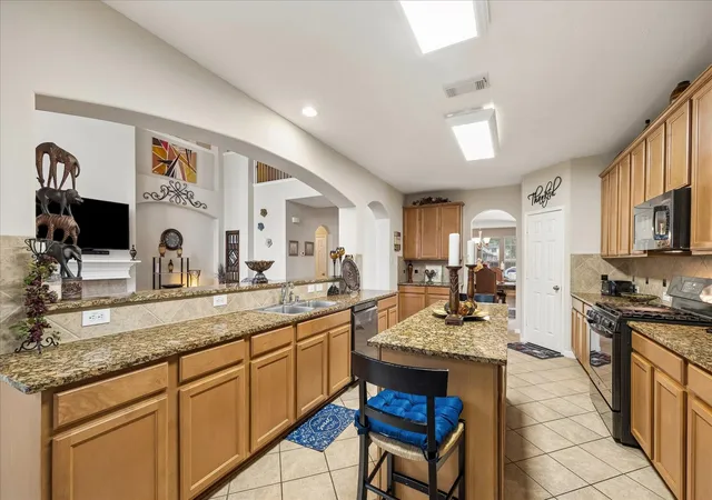 Photo 3 of Sale Pending at 7610 Summer Shore Dr, Rosenberg, TX 77469 | MLS# 60485376 | Listing updated on 2026-08-17