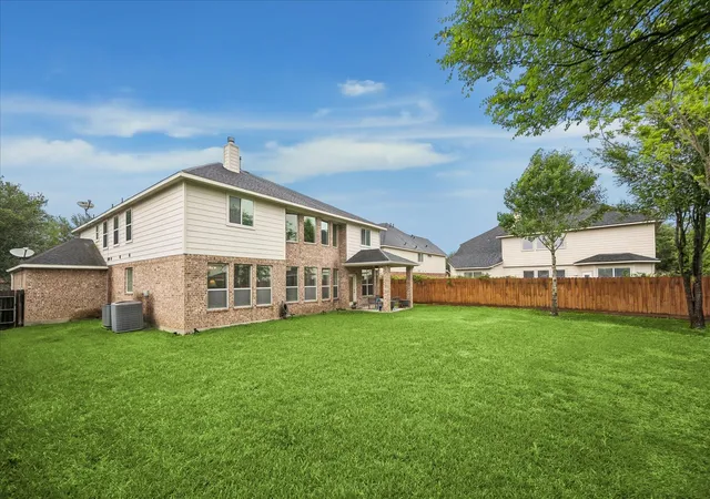 Photo 4 of Sale Pending at 7610 Summer Shore Dr, Rosenberg, TX 77469 | MLS# 60485376 | Listing updated on 2026-08-17