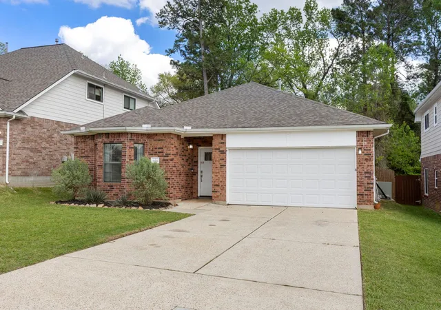 Photo 3 of Single family home for sale at 8022 N Tarrytown Xing Dr, Conroe, TX 77304 | MLS# 17797617 | Listing updated on 2026-09-05