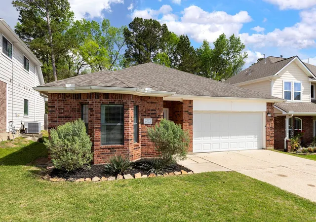Photo 3 of Single family home for sale at 8022 N Tarrytown Xing Dr, Conroe, TX 77304 | MLS# 17797617 | Listing updated on 2026-09-05
