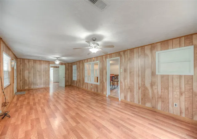 Homes for sale in Trinity, TX | 104 W Paradise Dr, Trinity, TX 75862 | MLS# 12297918