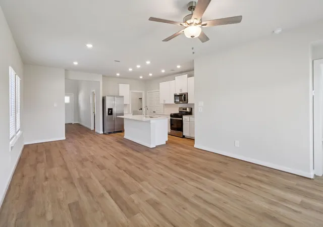 3rd image of 31016 Rivage Beach Dr, Huffman, TX 77336 | MLS# 28523978
