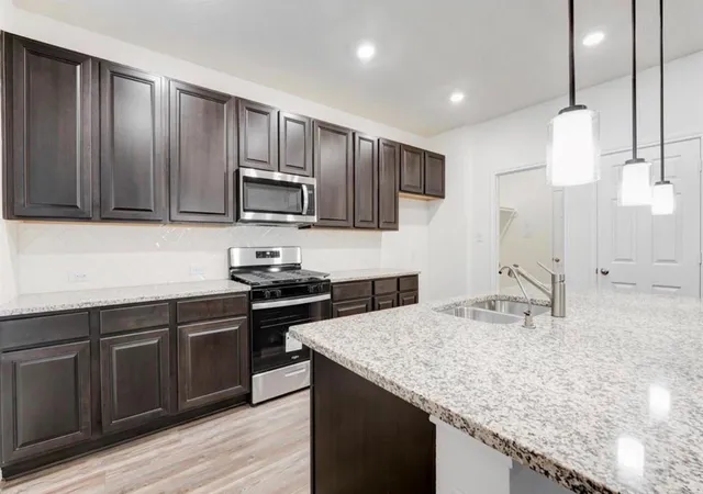 Photo 3 of Single family home for sale at 7211 Bakersfield Ct, Rosharon, TX 77583 | MLS# 26085565 | Listing updated on 2026-08-04