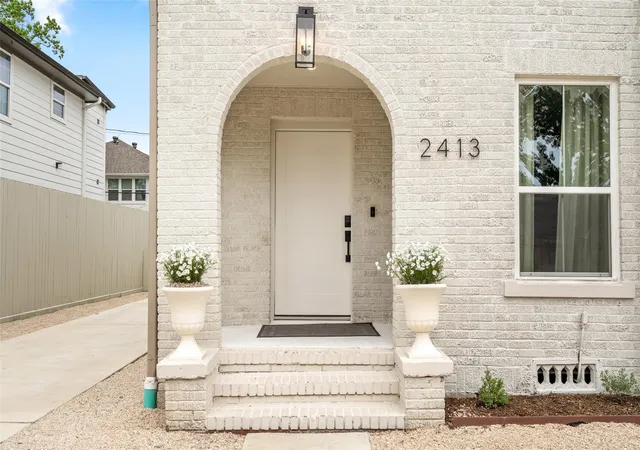 2nd image of 2413 Isabella St, Houston, TX 77004 | MLS# 45405447