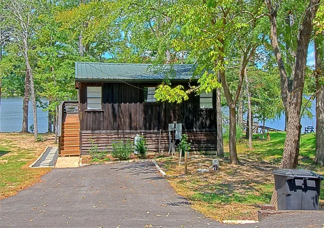 3rd image of 585 N Evergreen Dr, Burkeville, TX 75932 | MLS# 33433100