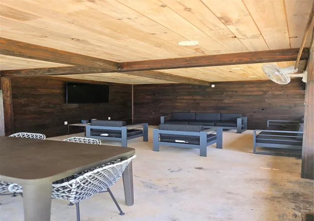 5th image of 585 N Evergreen Dr, Burkeville, TX 75932 | MLS# 33433100