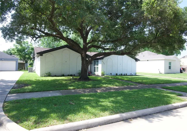 3rd image of 13529 Woodchester Dr, Sugar Land, TX 77498 | MLS# 44256117
