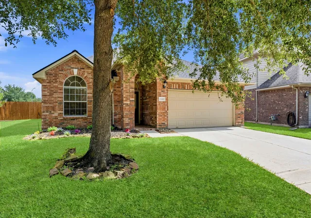 3rd image of 23410 W Pine Ivy Ln, Tomball, TX 77375 | MLS# 19836408