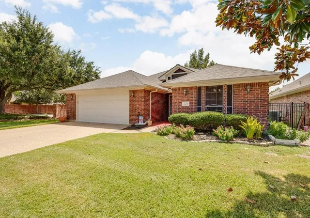 Photo 2 of Single family home for sale at 1320 Wilshire Ct, College Station, TX 77845 | MLS# 68912807 | Listing updated on 2026-09-17