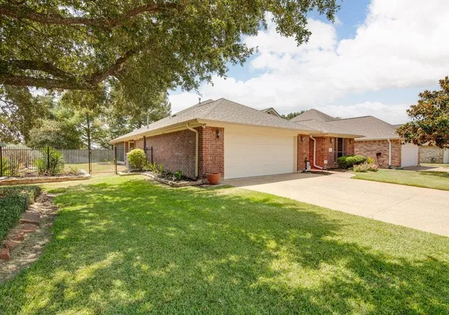 Photo 3 of Single family home for sale at 1320 Wilshire Ct, College Station, TX 77845 | MLS# 68912807 | Listing updated on 2026-09-17