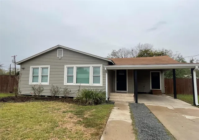 Homes for sale in Victoria, TX | 207 S George St, Victoria, TX 77901 | MLS# 75548621