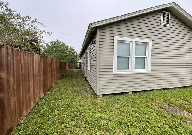 Homes for sale in Victoria, TX | 207 S George St, Victoria, TX 77901 | MLS# 75548621