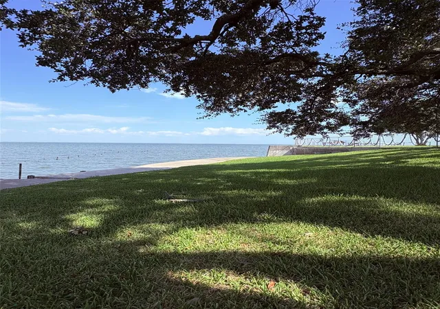 5th image of 6 Pine Bluff St, La Porte, TX 77571 | MLS# 51628679