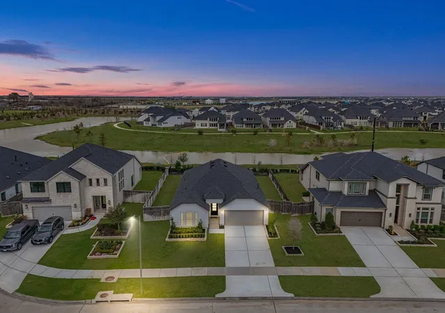 Photo 1 of Single family home for sale at 31522 Bramble Holw Ct, Fulshear, TX 77441 | MLS# 27614088 | Listing updated on 2026-09-18