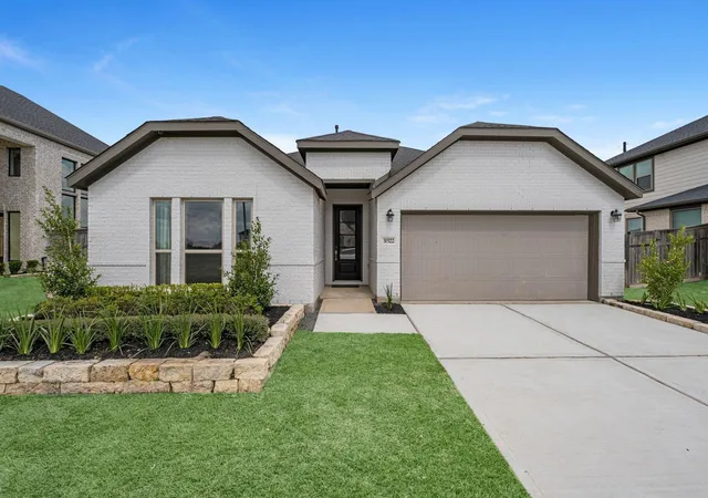 Photo 2 of Single family home for sale at 31522 Bramble Holw Ct, Fulshear, TX 77441 | MLS# 27614088 | Listing updated on 2026-09-18