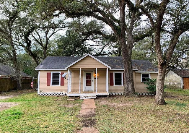 3rd image of 603 E 1St St, Sweeny, TX 77480 | MLS# 38277679