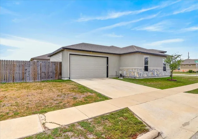 Photo 4 of Single family home for sale at 3138 Seawolf Dr, Corpus Christi, TX 78414 | MLS# 79590727 | Listing updated on 2026-09-12